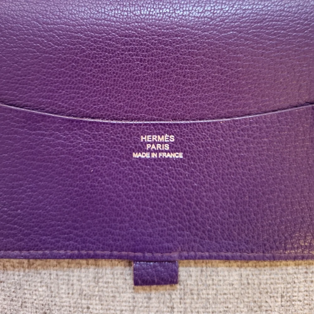 **SOLD** Hermés  agenda cover/passport holder EUC - AUTHENTIC - Picture 8 of 12